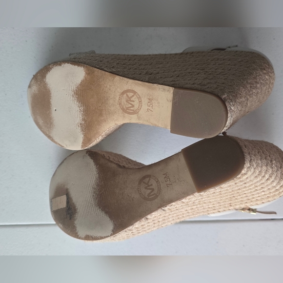MICHAEL KORS Kimberly Logo and Leather Wedges Sandals Vanilla Cream Shoes Sz 7.5 - Picture 14 of 16
